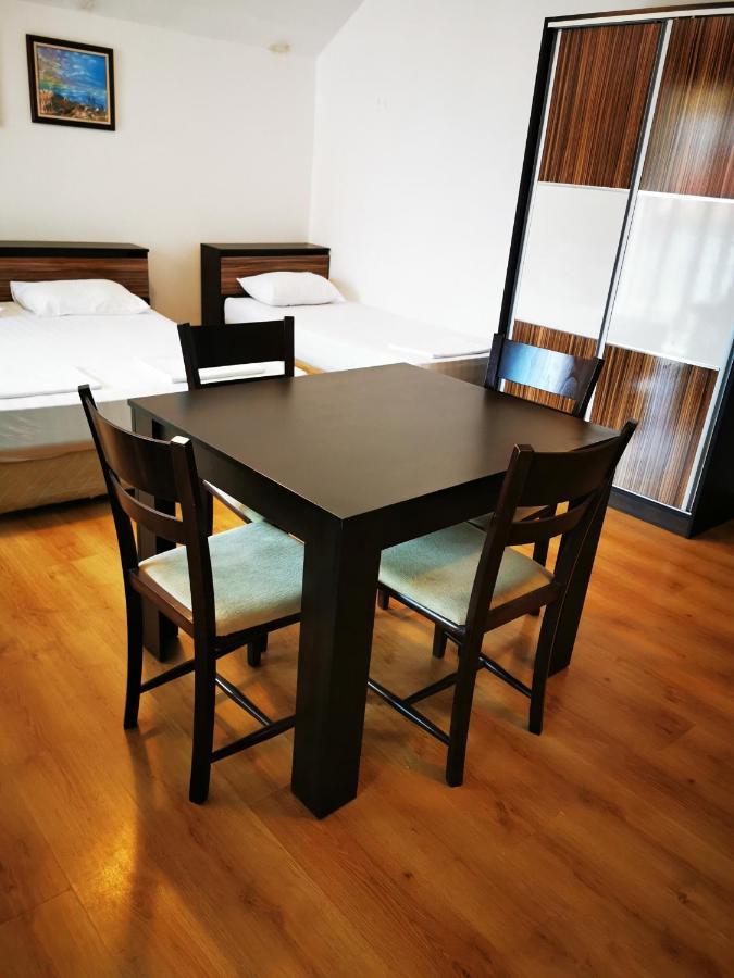 Jelezchevi Guest Rooms Primorsko Eksteriør billede