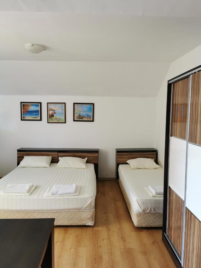 Jelezchevi Guest Rooms Primorsko Eksteriør billede