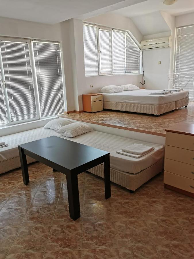 Jelezchevi Guest Rooms Primorsko Eksteriør billede