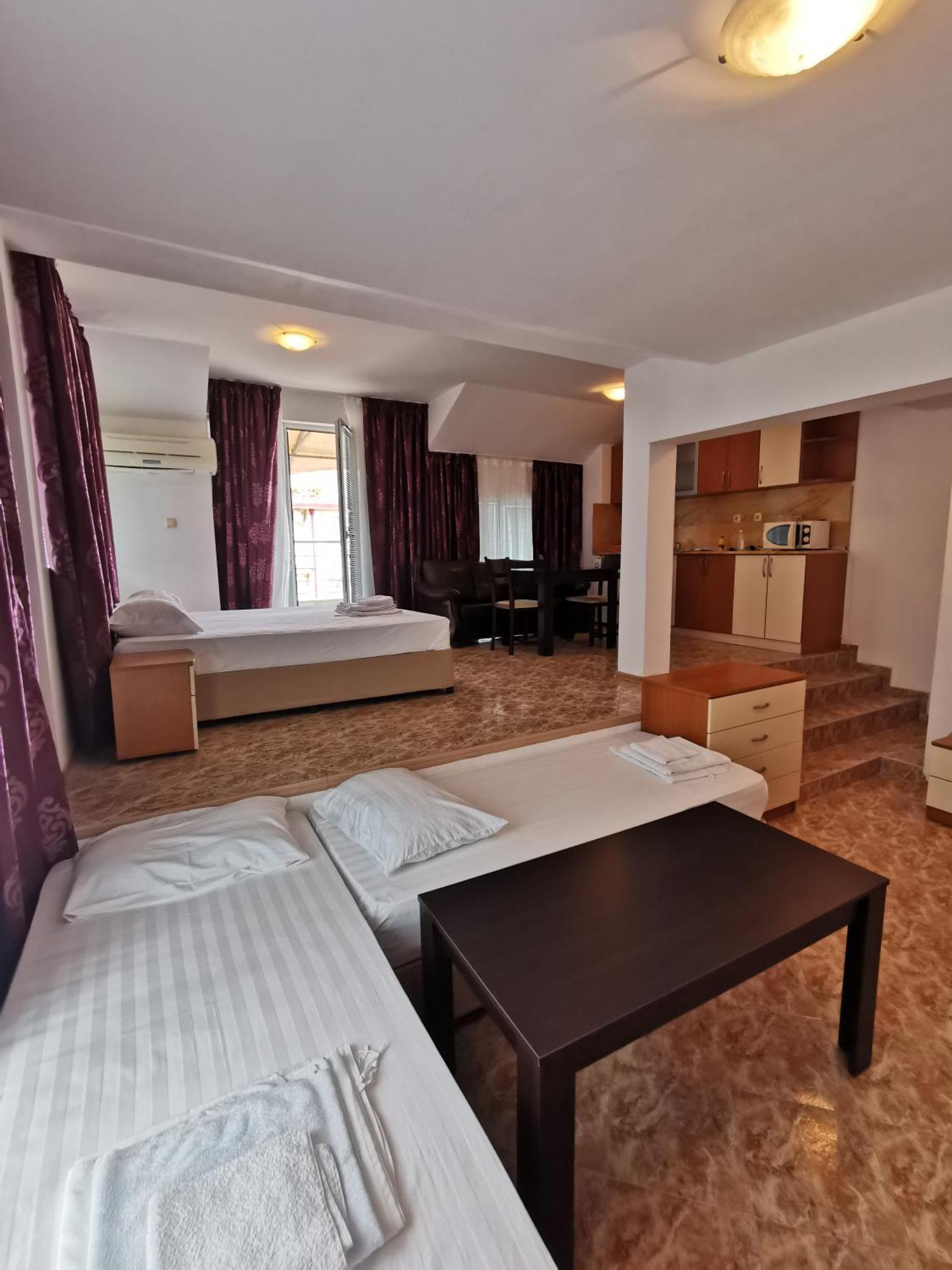 Jelezchevi Guest Rooms Primorsko Eksteriør billede