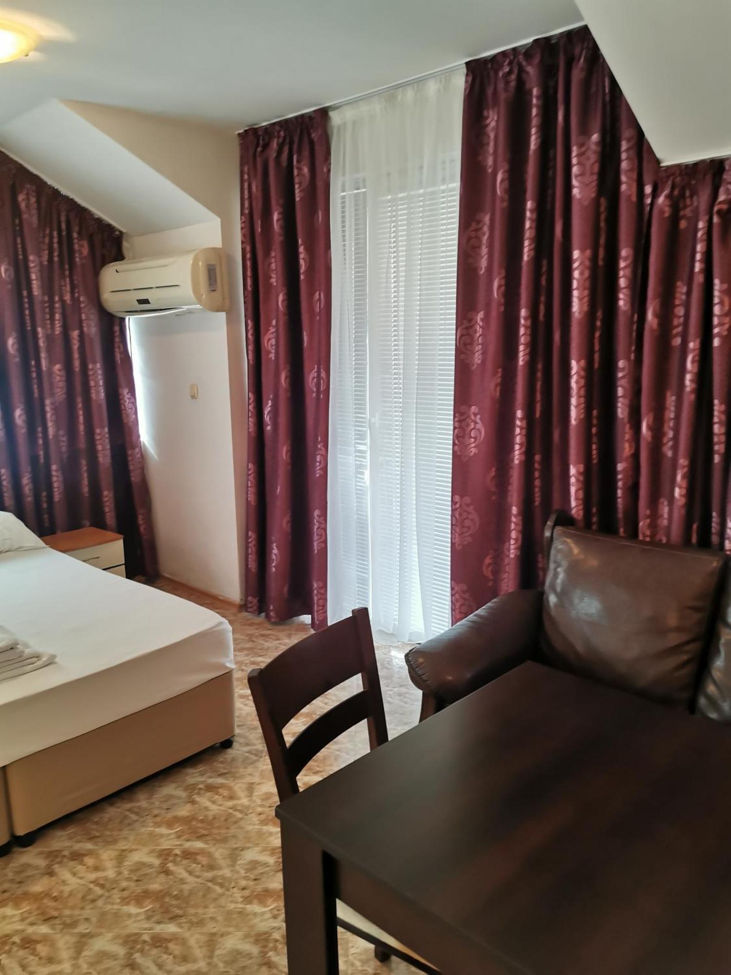 Jelezchevi Guest Rooms Primorsko Eksteriør billede