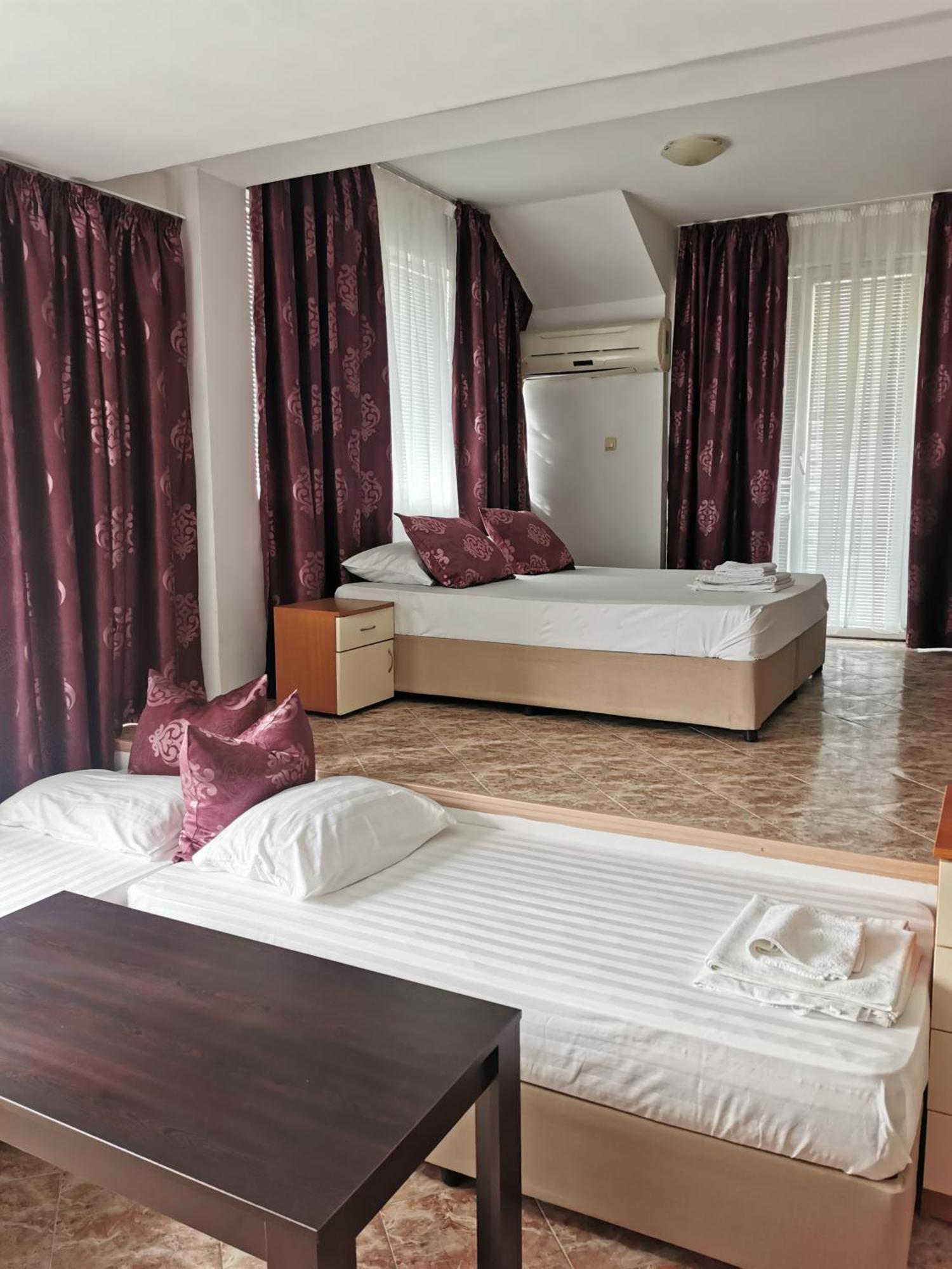 Jelezchevi Guest Rooms Primorsko Eksteriør billede